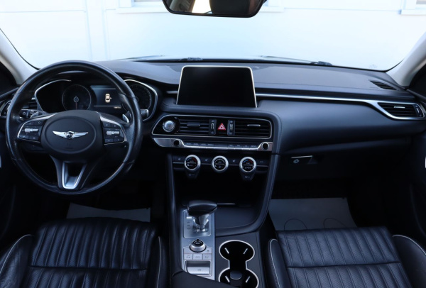 Genesis G70 2018 года с пробегом 136 814 км, фото 13