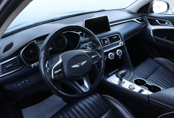 Genesis G70 2018 года с пробегом 136 814 км, фото 15